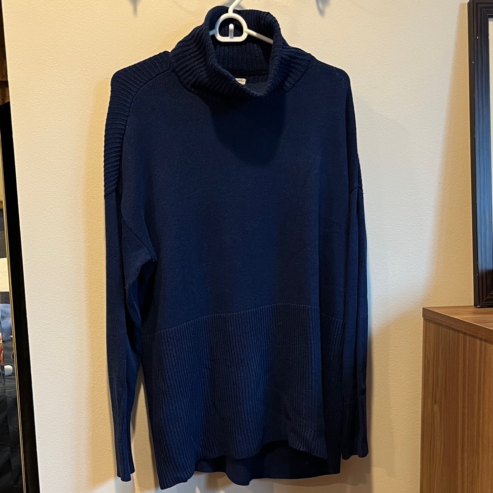 Navy Blue Ribbed Turtleneck Sweater